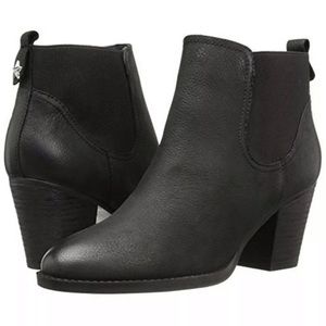 Steve Madden Repell Leather Block Heel Star Studded Black Chelsea Boots